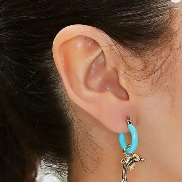 Cute Dolphin charm Blue hoop Women's Hot Fashion Earrings set - Picture 2 of 2